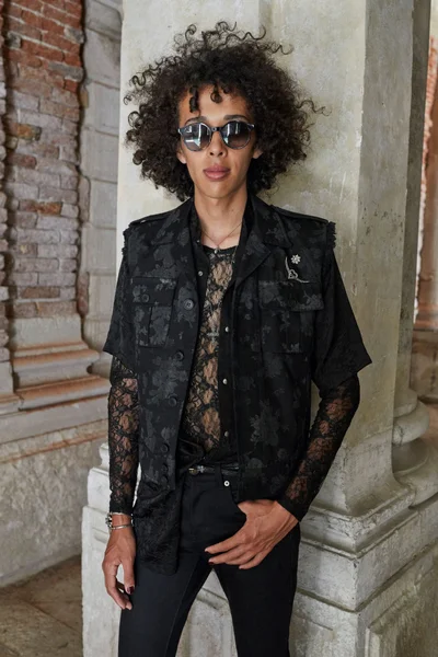 Look 27